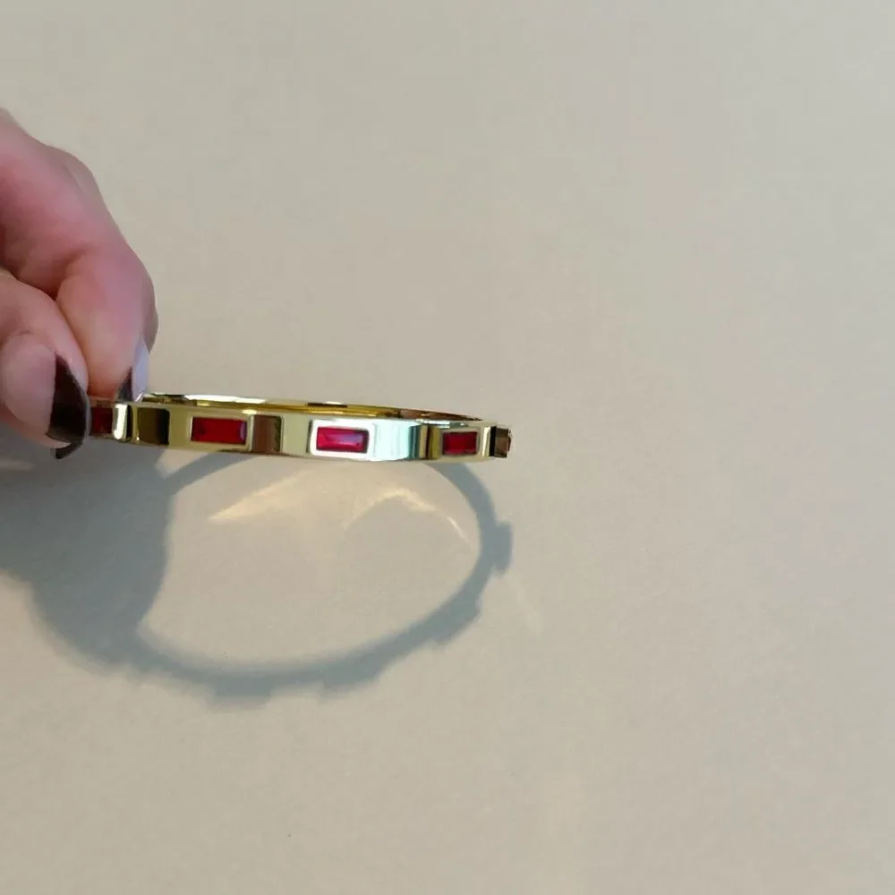 Red crystal bangle M811